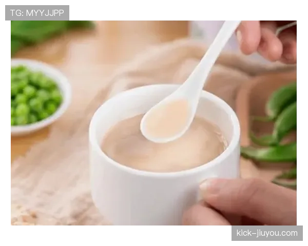 张博恒家的冰箱里居然塞满了蛋白粉，连饮料都喝零卡的