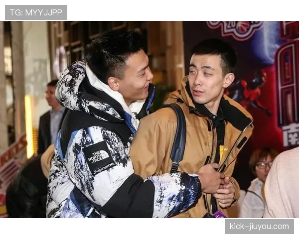 赵睿训练像台机器，朋友圈那张豪宅早餐照把我们都打回凡人